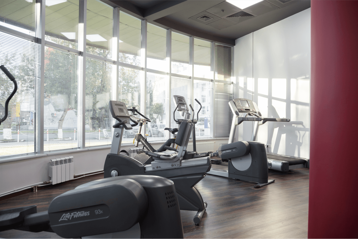 Хохрякова, 10 |  - Тренажерный зал